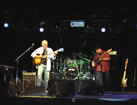 The Larry Carlton Trio in Nürnberg im Hirsch